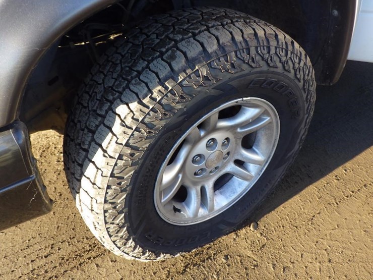 2002-dodge-durango-image-13