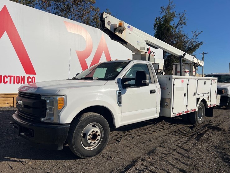 2017-ford-f350-xl-image-3