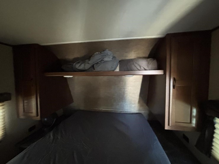 2016-jayco-jay-flight-slx-travel-trailer-image-25