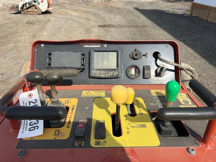 2019-ditch-witch-sk1550-image-23