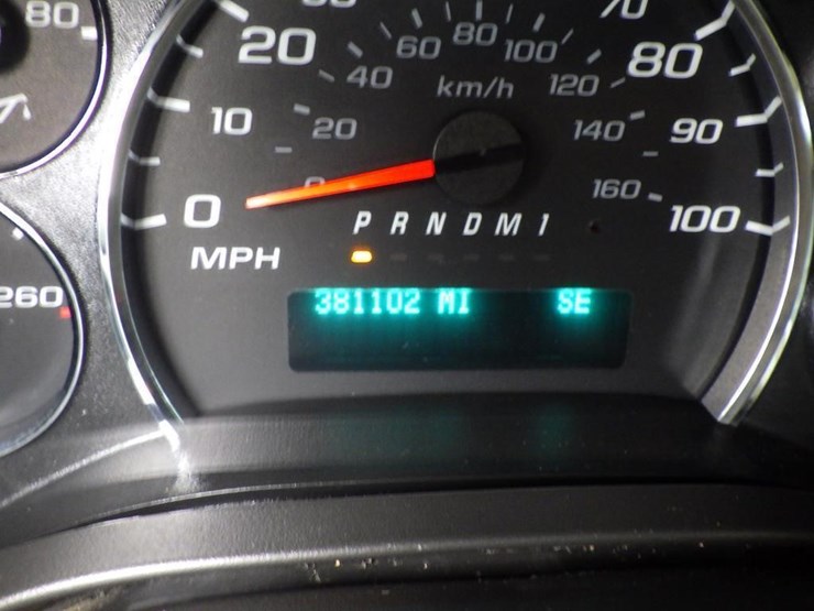2013-chevrolet-3500-image-14