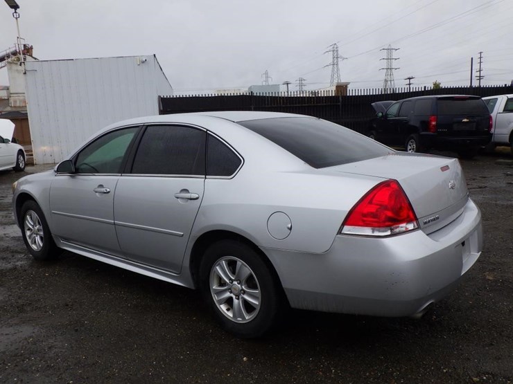 2013-chevrolet-impala-sedan-image-4