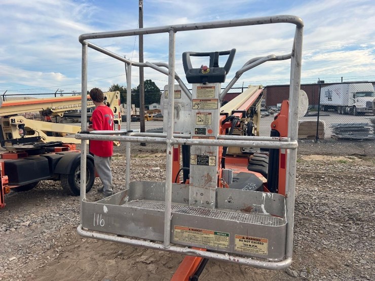 2016-jlg-t350-image-7