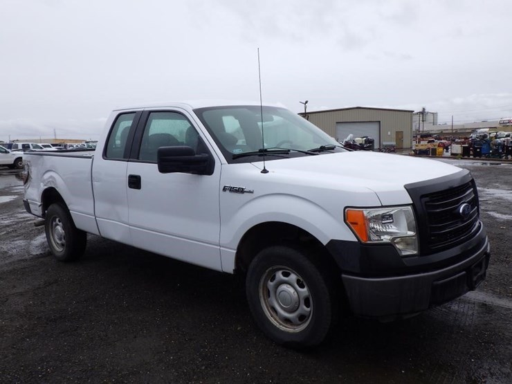 2014-ford-extra-cab-pickup-truck-image-2