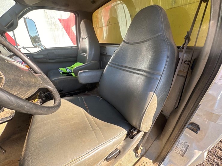 2006-ford-f750-image-21