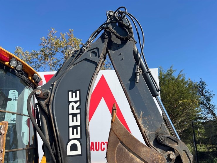 deere-410l-image-30