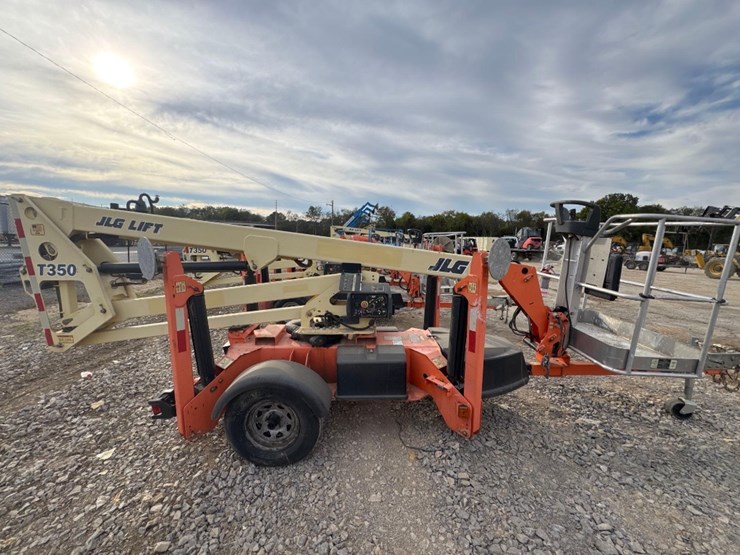 2017-jlg-t350-image-3