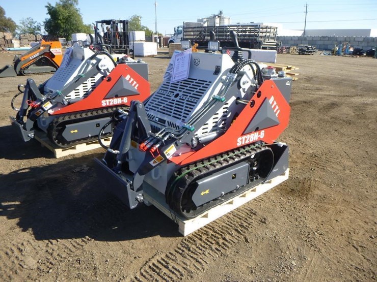 battler-st28h-6-skid-steer-track-loader-image-1