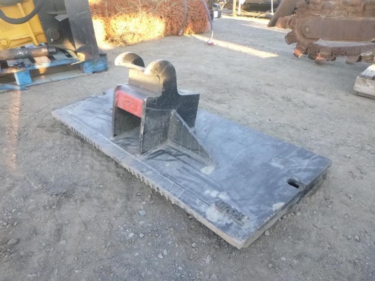 b&d-skid-steer-adapter-plate-image-3