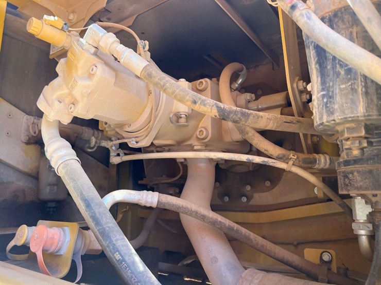 2021-caterpillar-336gc-image-25