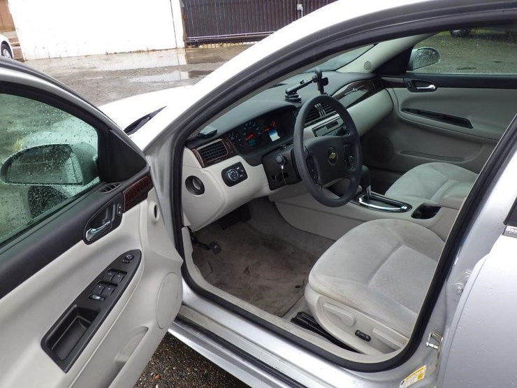 2013-chevrolet-impala-sedan-image-5