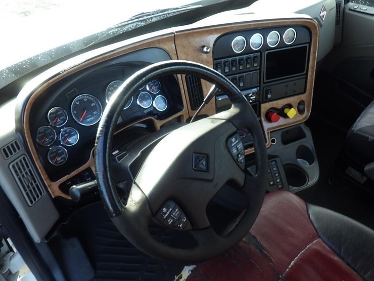 2011-international-prostar-image-24