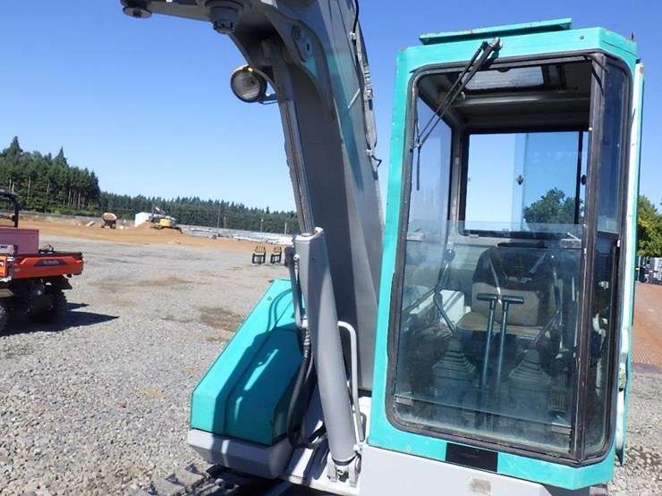 komatsu-pc50uu-1-image-12