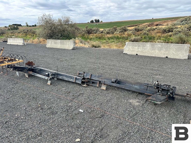 haukaas-"the-sidearm"-hydraulic-markers-image-1