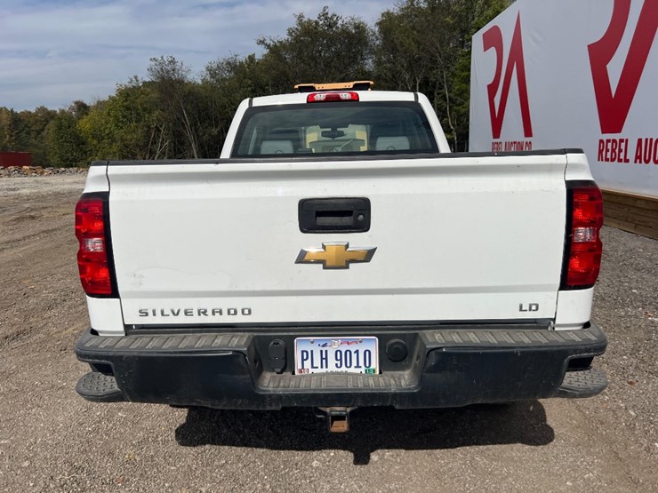 2019-chevrolet-silverado-image-3