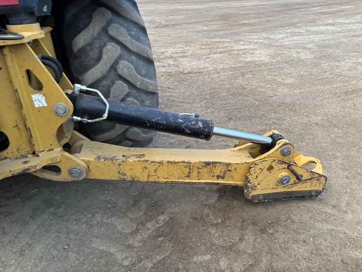 caterpillar-420f2-image-26