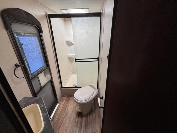 2016-jayco-jay-flight-slx-travel-trailer-image-37