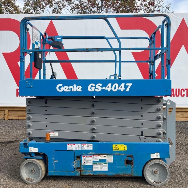 2015 GENIE GS4047