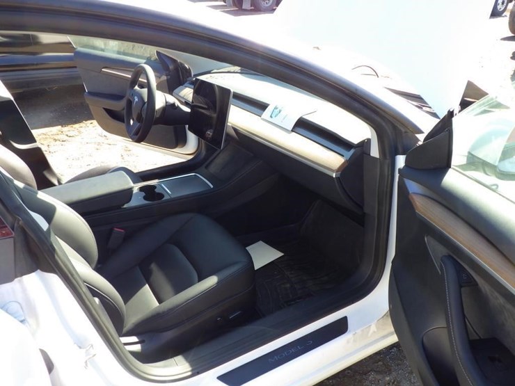 2023-tesla-model-3-sedan-image-6