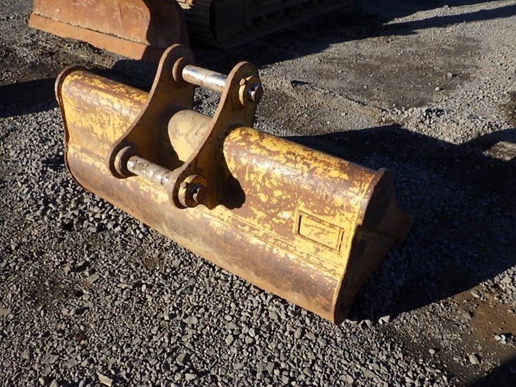 caterpillar-60-image-2