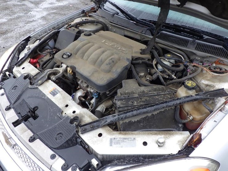 2013-chevrolet-impala-sedan-image-10