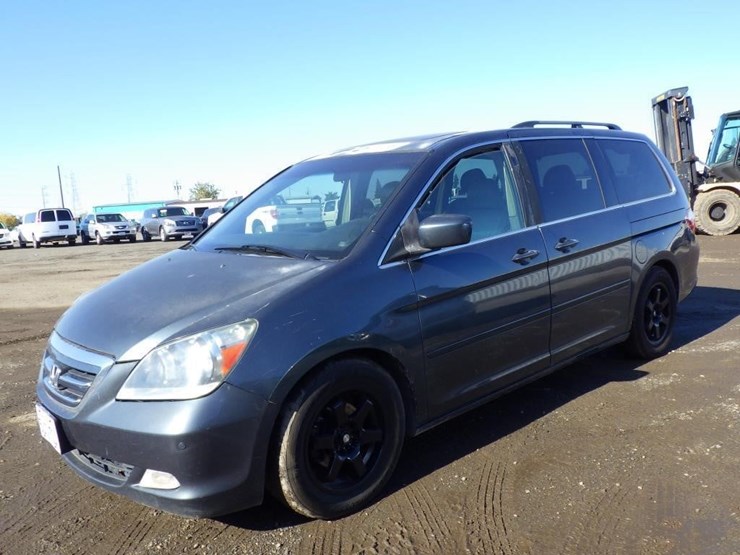 2006-honda-odyssey-image-1