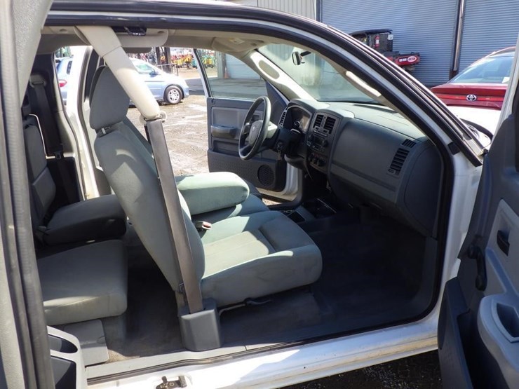 2005-dodge-dakota-image-6