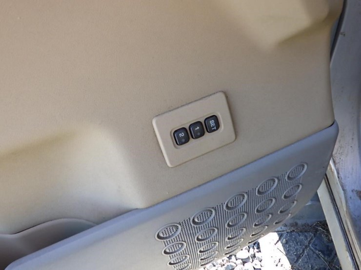 2004-nissan-titan-image-20