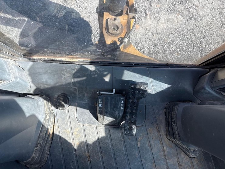 caterpillar-415f2-image-32