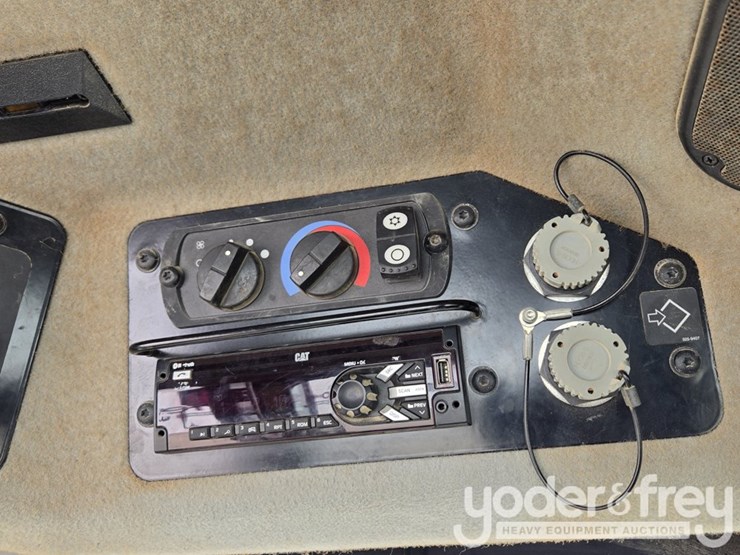 2016-caterpillar-12m3-image-84