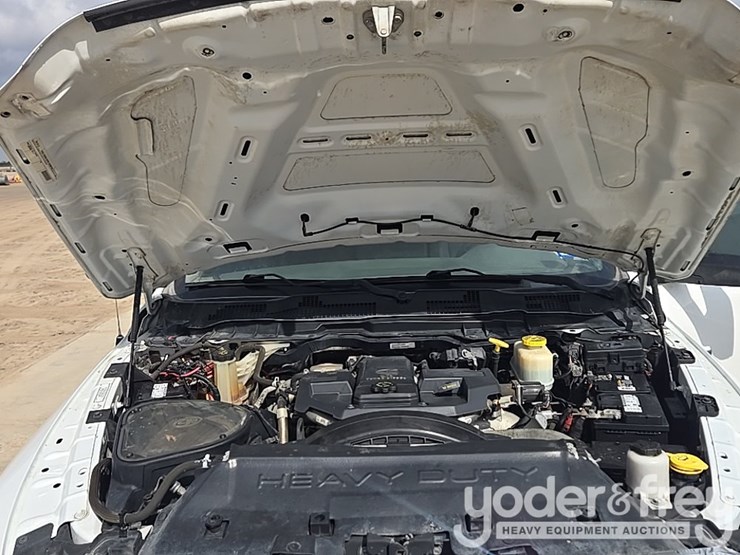 2015-dodge-ram-5500-image-65