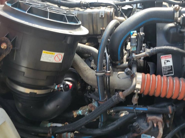 2020-freightliner-business-class-m2-106-image-14