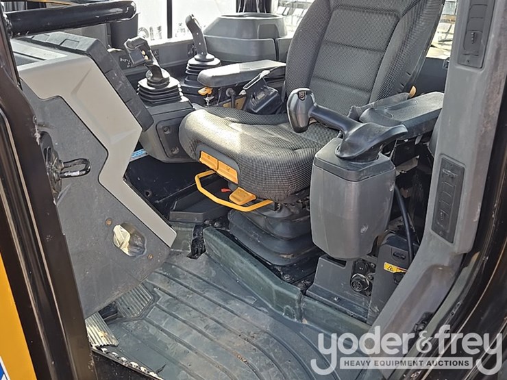 2019-caterpillar-d6-lgp-image-53