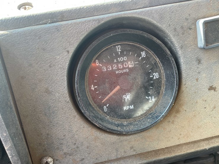 2000-mack-dm690s-image-39