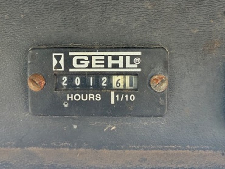 1999-gehl-3310-image-22