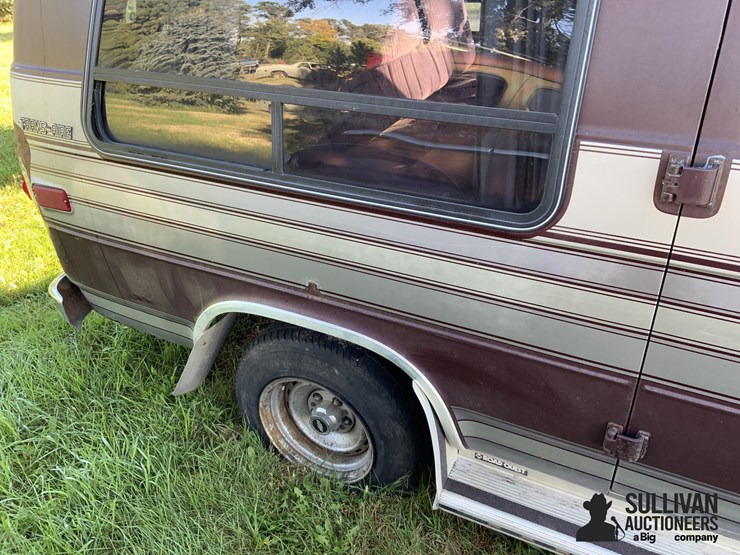 1987-chevrolet-20-conversion-van-image-14