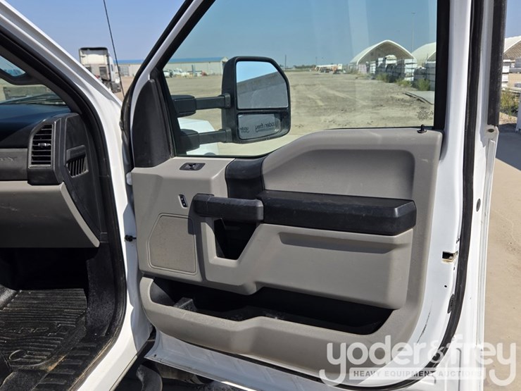 2017-ford-f550-image-94