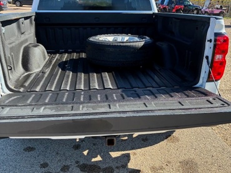 #502-•-2017-chevrolet-z71-truck-lt-(has-wi-title)-(clintonville,-wi)-image-16