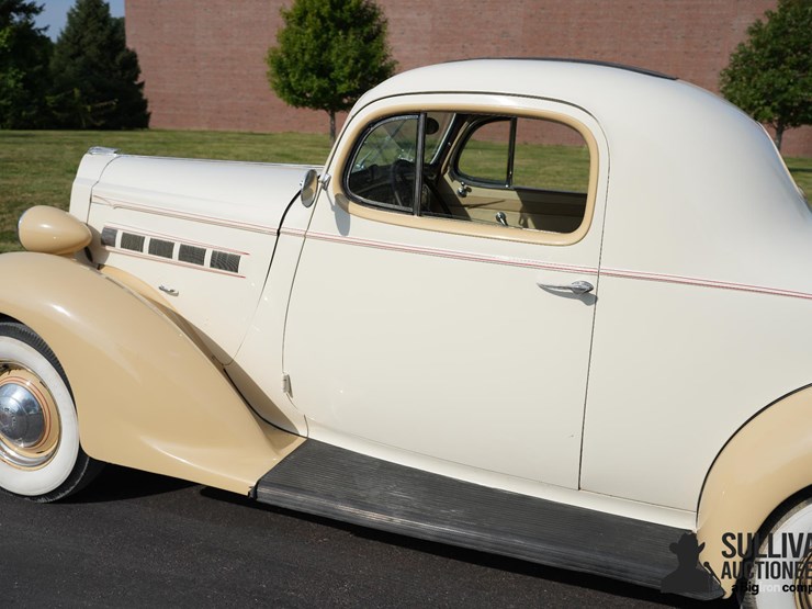 run-#93---1937-packard-114"-2-door-coupe-image-16