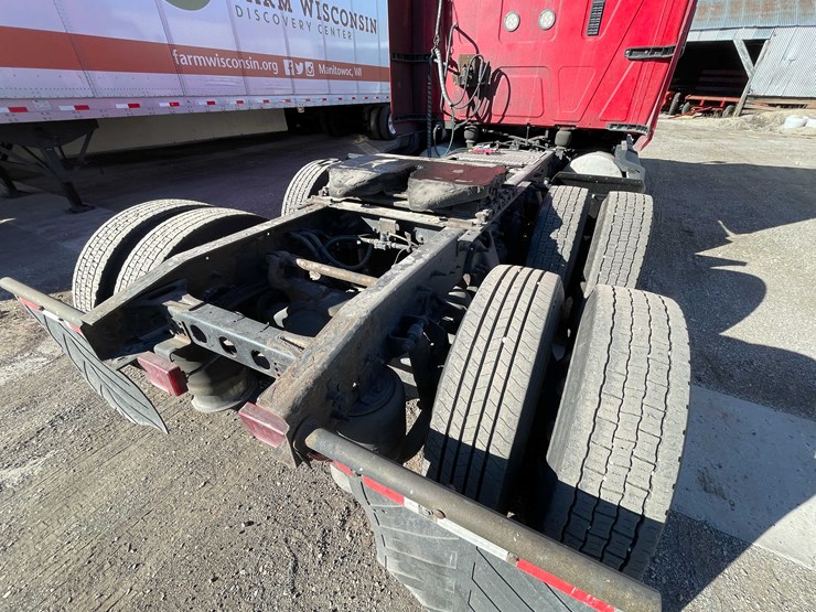 #400-•-2018-international-semi-tractor-(has-wi-title)-(denmark,-wi)-image-41