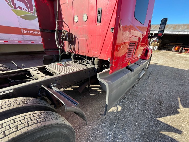 #400-•-2018-international-semi-tractor-(has-wi-title)-(denmark,-wi)-image-28