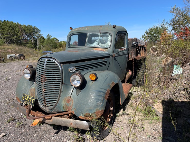 #426-•-vintage-ford-1-1/2-ton-single-axle-dump-truck-(no-title)-(houghton,-mi)-image-1
