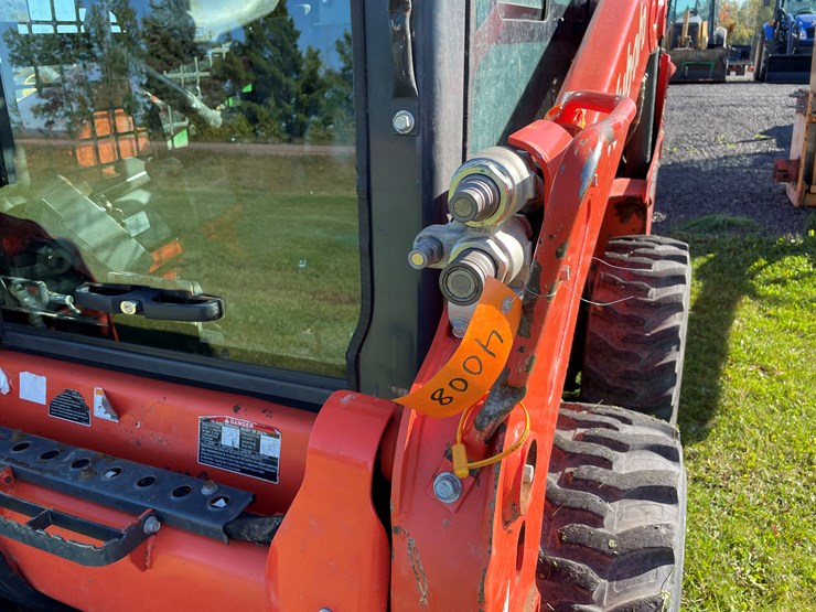 2023-kubota-ssv65-image-10