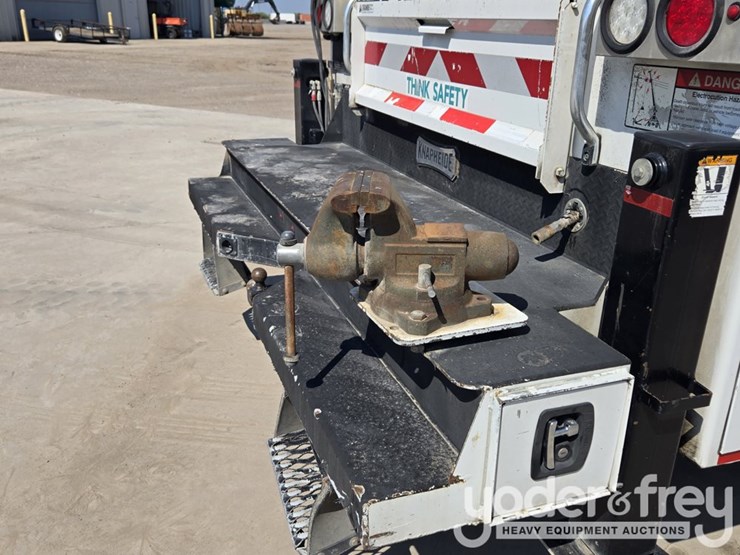 2017-ford-f550-image-50