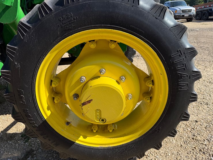 john-deere-5075e-image-8