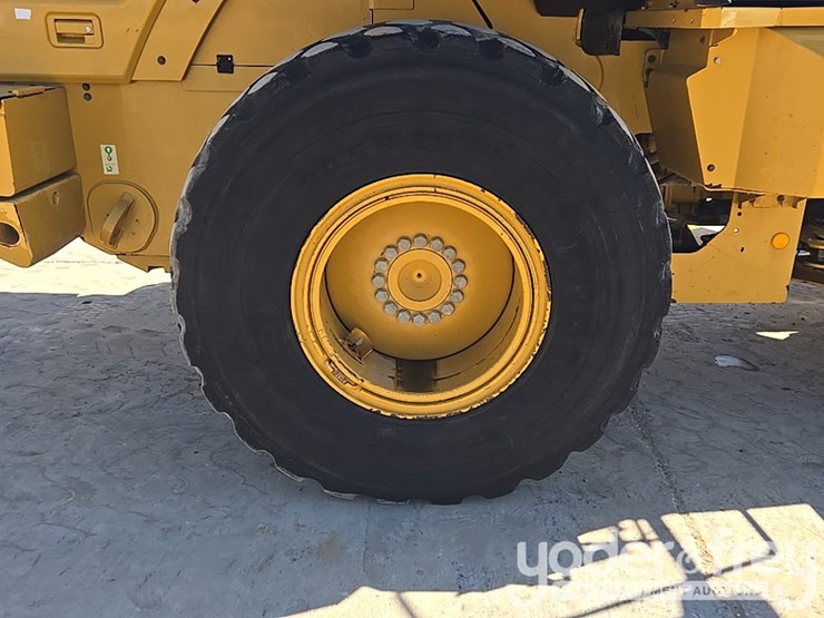 2020-caterpillar-930-image-15