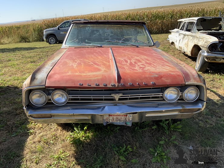 1964-oldsmobile-cutlass-f85-convertible-image-2