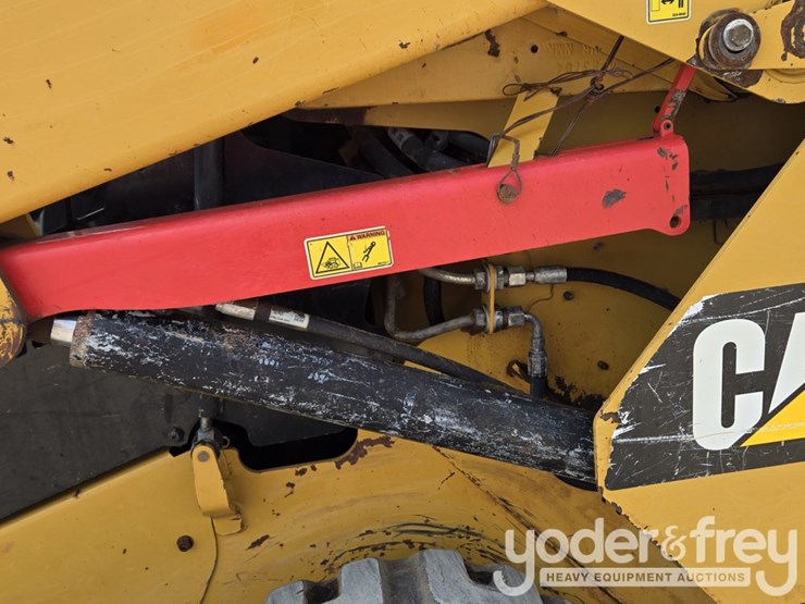 2016-caterpillar-259d-image-26