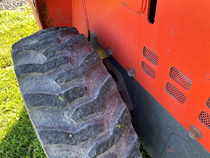 2023-kubota-ssv65-image-36