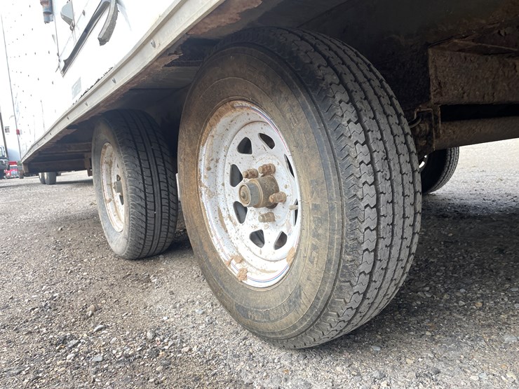 #612-•-haulmark-tandem-axle-enclosed-snowmobile-trailer-(no-title)-(fort-atkinson,-wi)-image-15